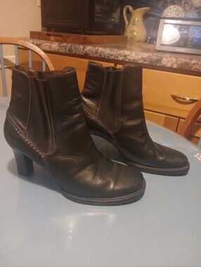 COLE HAAN Classic Black Leather Women's Ankle Boots